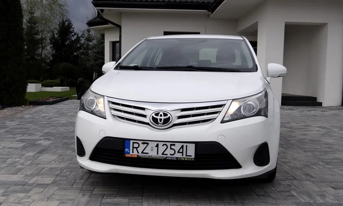 Toyota Avensis cena 29900 przebieg: 364000, rok produkcji 2014 z Piekary Śląskie małe 466